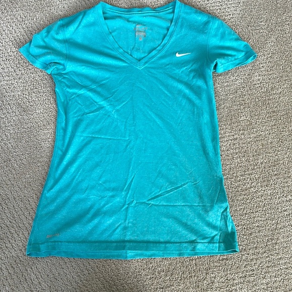 Nike dri-fit t-shirt - Picture 1 of 3